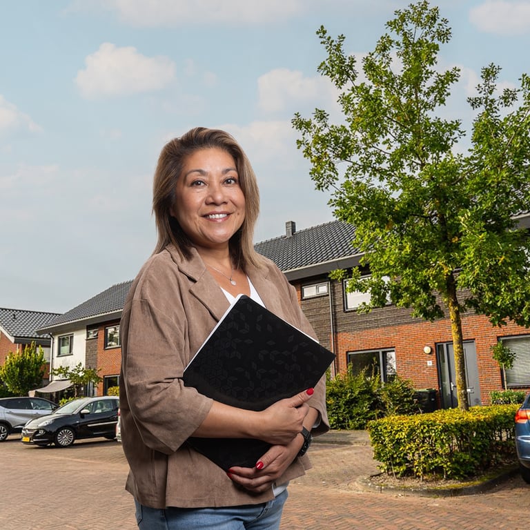Saskia vond haar plek bij de woningcorporatie background